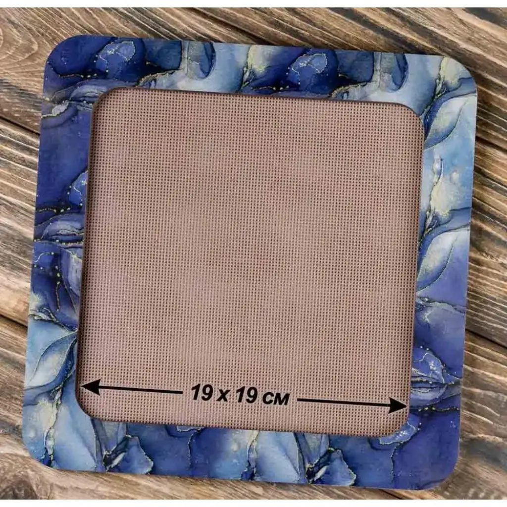 Embroidery set with a wooden frame and magnetic clamps